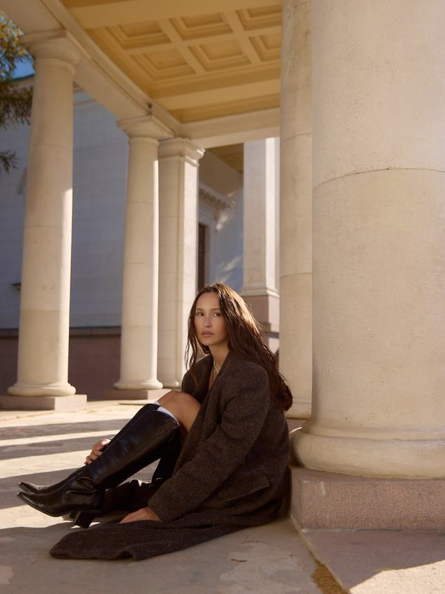 Palace Portico — frame 6